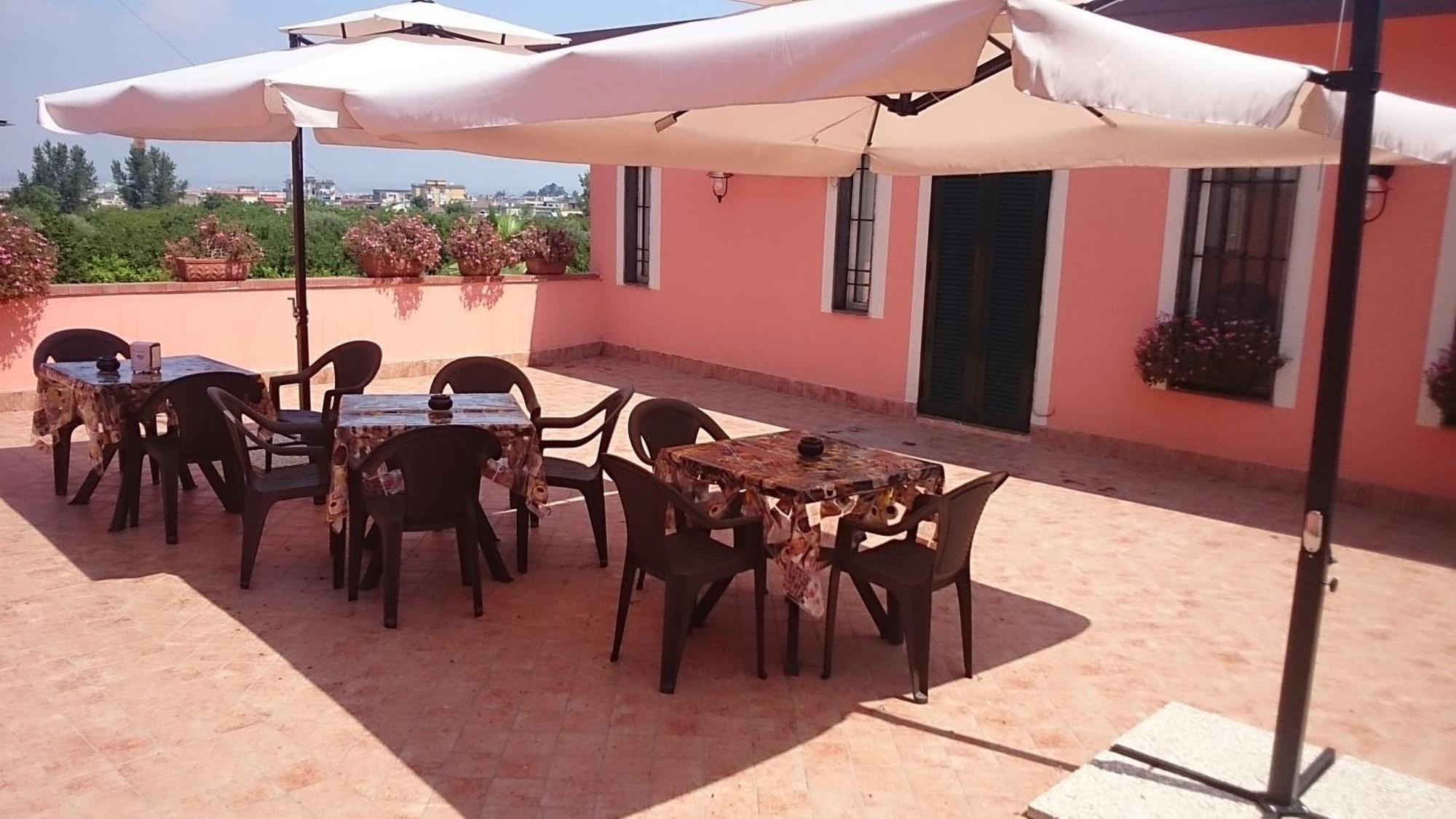 Bed And Breakfast Sommavesuvio Pollena Trocchia Bagian luar foto